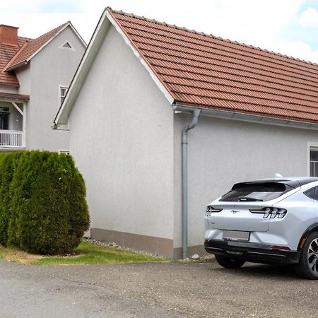 Flat Bull Appartement Mit Garten Sankt Lorenzen bei Knittelfeld Eksteriør bilde