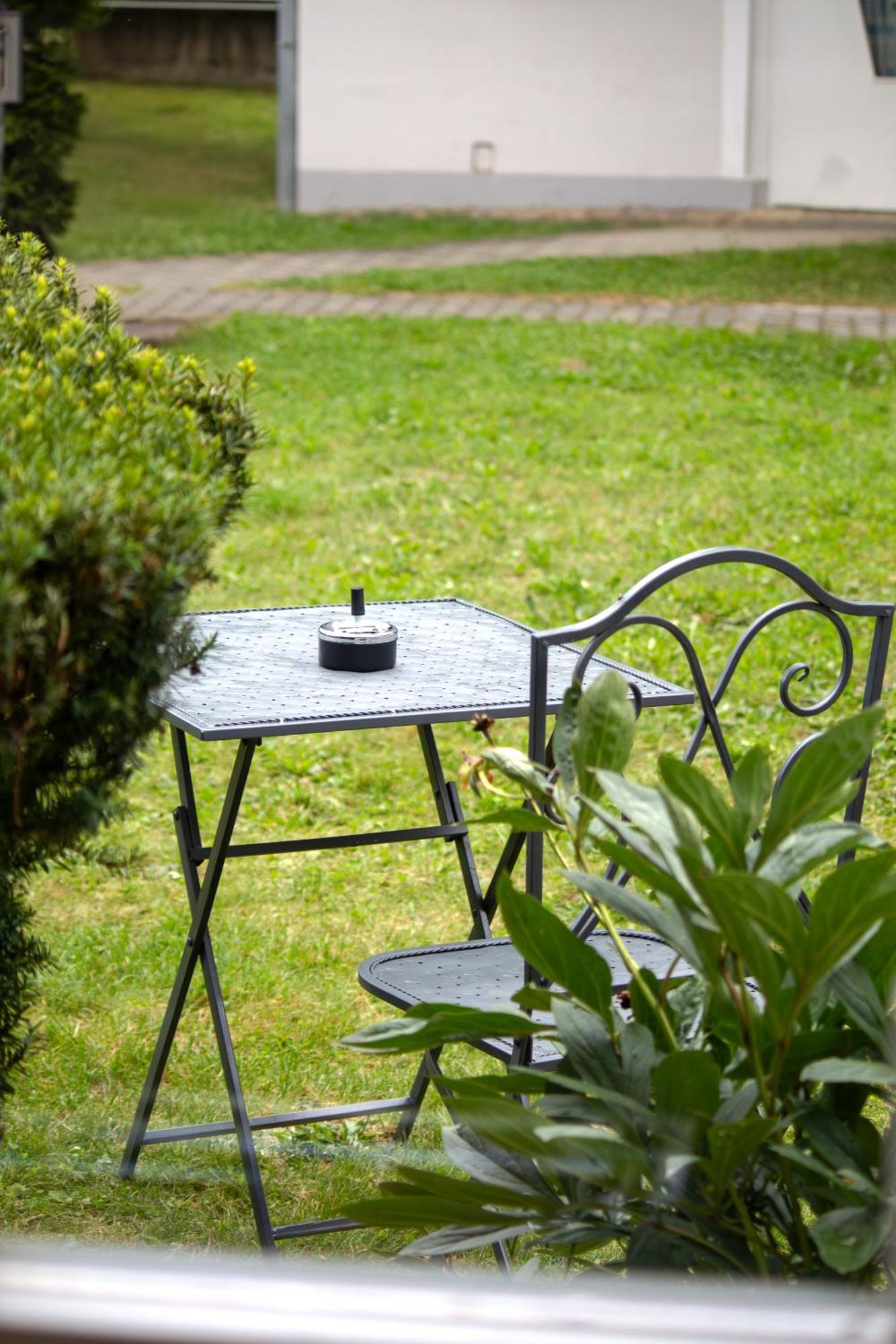 Flat Bull Appartement Mit Garten Sankt Lorenzen bei Knittelfeld Eksteriør bilde